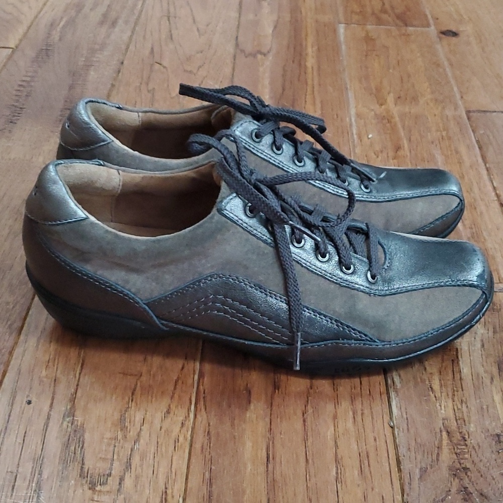 Taos Footwear Steady Pewter sneakers